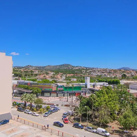 Con Piscina En El Centro De - Pueblomar