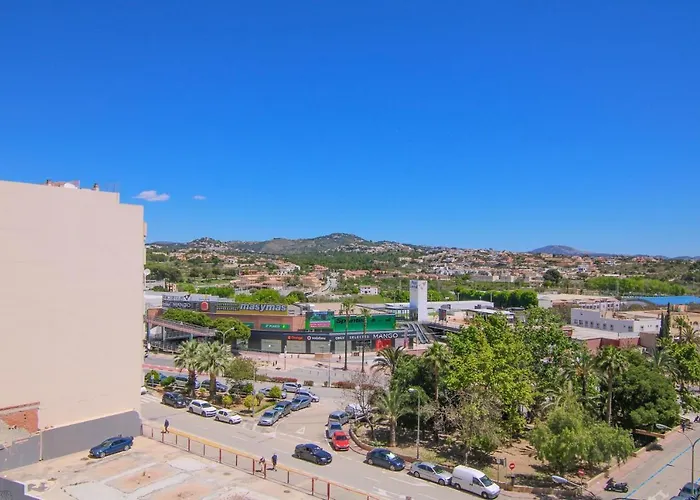 Con Piscina En El Centro De - Pueblomar