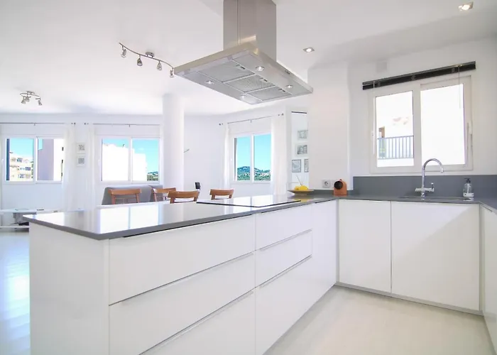 Con Piscina En El Centro De - Pueblomar * Calpe